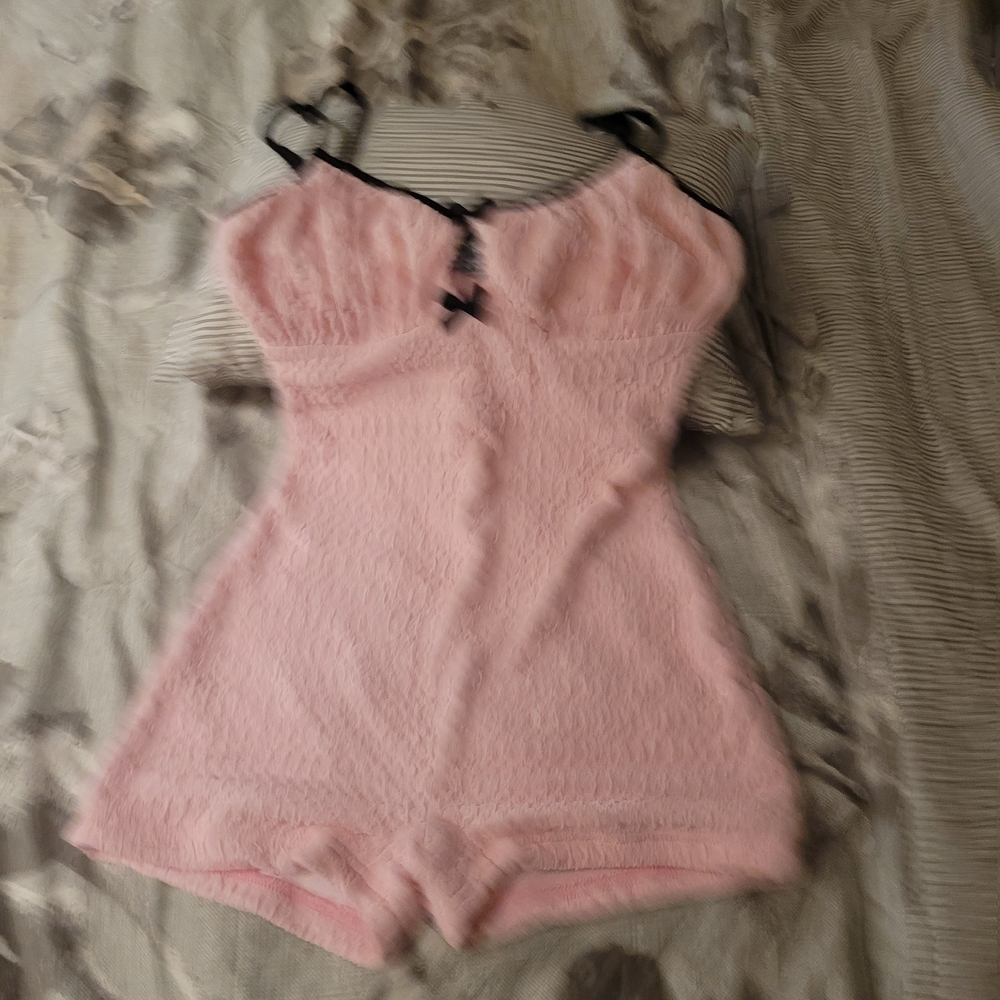 Chic Pink Lace Women's Chemise